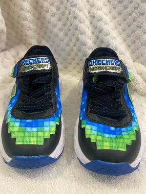 Skechers Kids Blue & Green Pixel-Print Velcro Sneakers